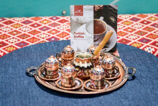 اليوم العالمي للقهوة التركي، معهد يونس إمرة 