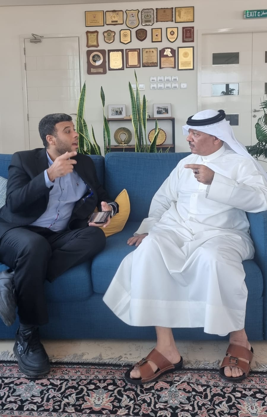 حوار الكاتب حسام راضي مع السيد/ حسن بو هزاع